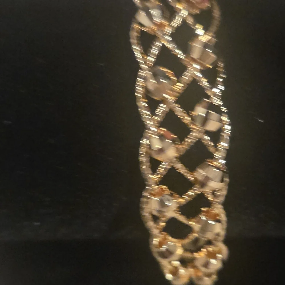 22kgp Elegant Gold-Tone Bracelet